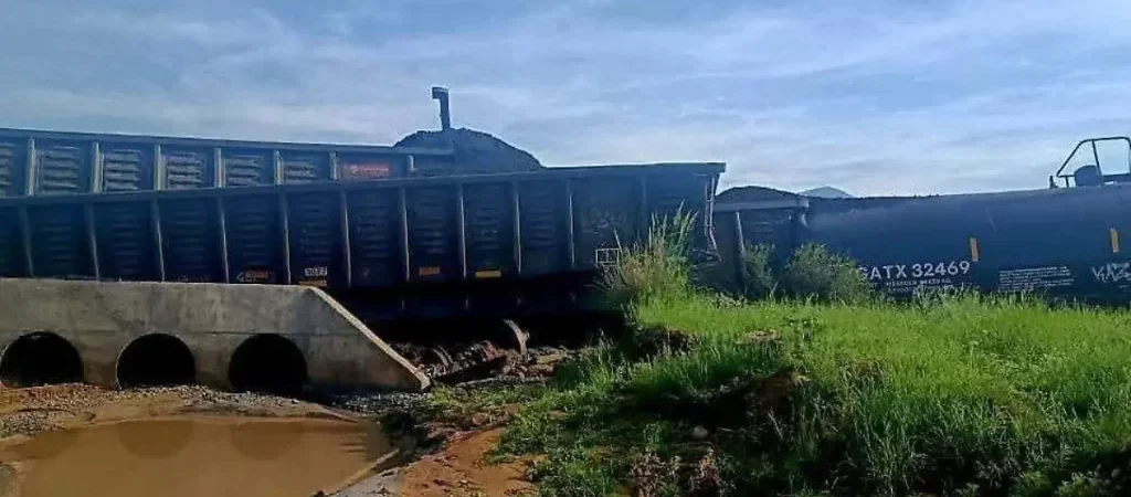 Confirma Profepa derrame de 59 mil litros de químico tras descarrilamiento de tren en Naco, Sonora; investiga posible impacto ambiental